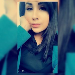 Meet your Posher, Leeann